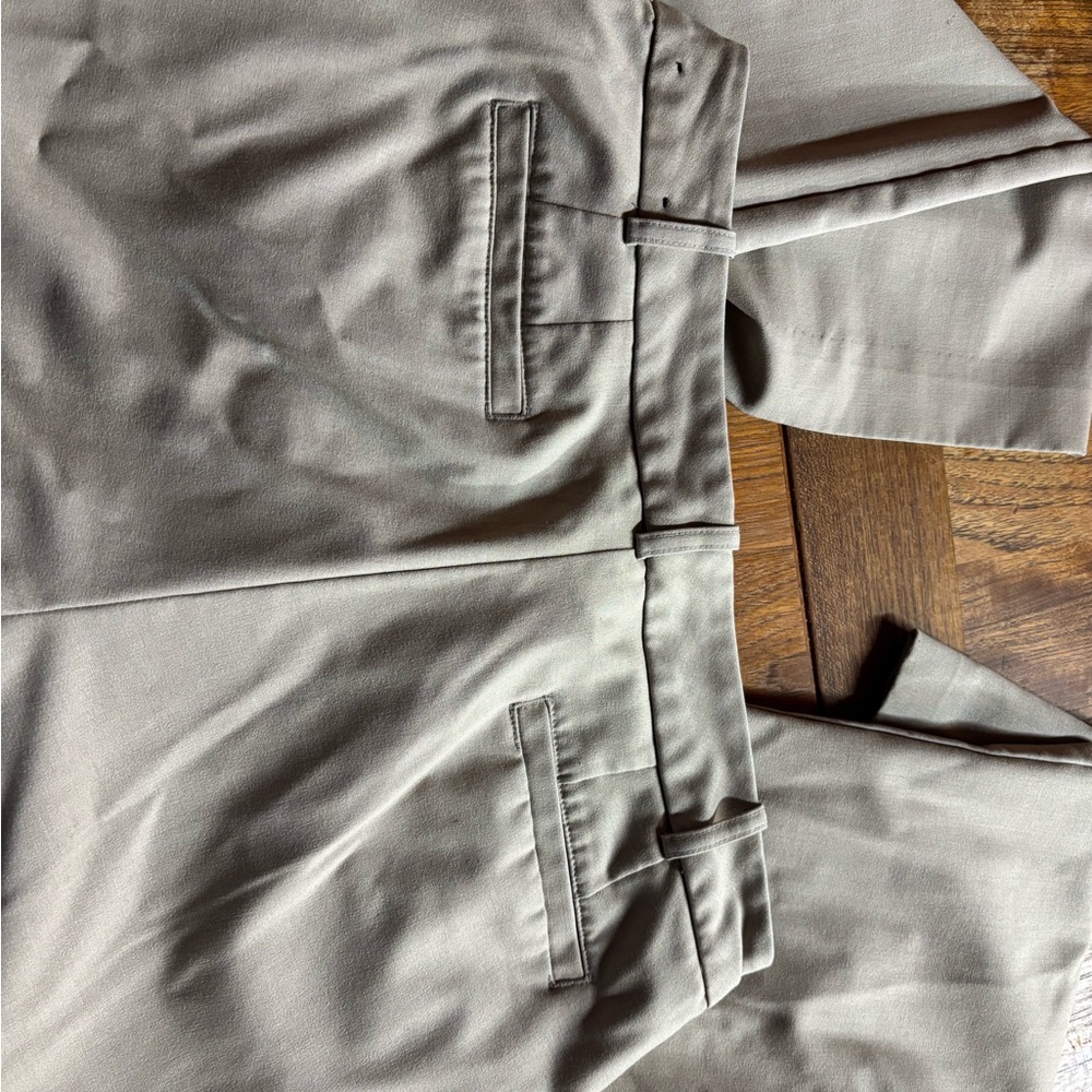 Nice womens Worthington Petite Curvy Fit slacks.